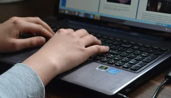 Votre employeur peut-il lire vos mails personnels au travail ?