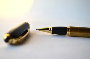 Qui peut signer la lettre le notification de licenciement ?